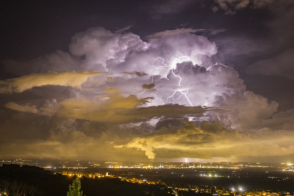Tormenta nocturna en el mar
Espectácuulo tormentoso nocturno enfrente las costas de Tarragona.
Álbumes del atlas: rayos toprayos Z_fcmr2016
