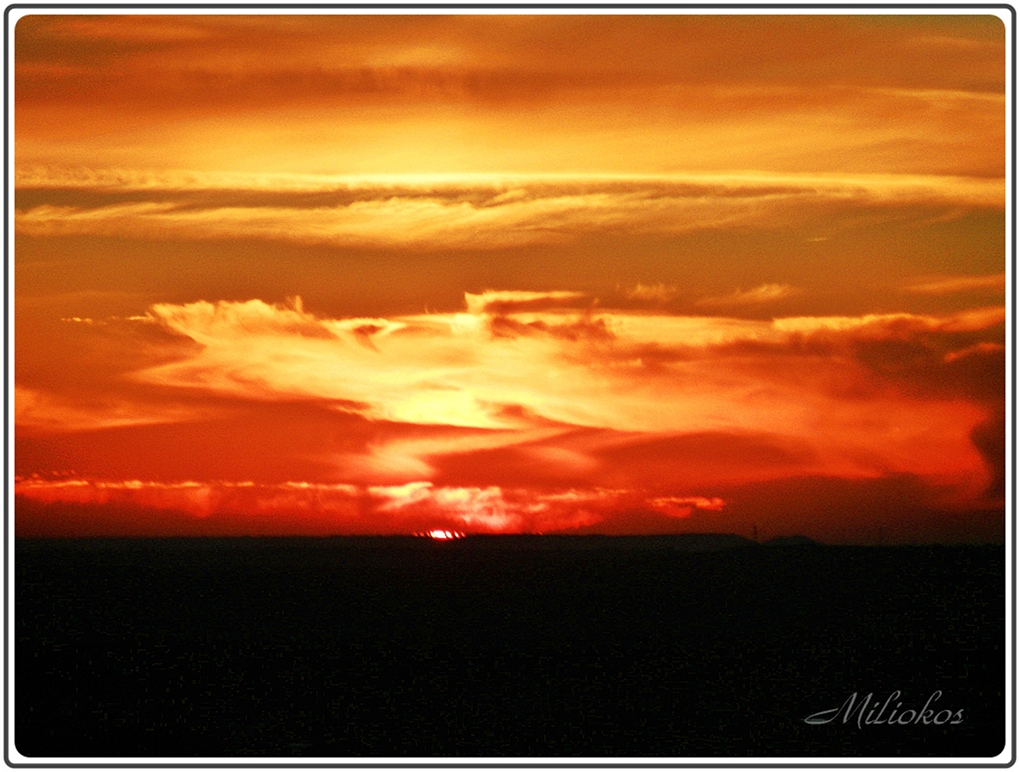 Puesta de sol 11-01-2012
Bonita puesta de sol con los últimos rayos solares a las 19:05 del 11 de Enero de 2012
Álbumes del atlas: aaa_no_album aaa_no_album