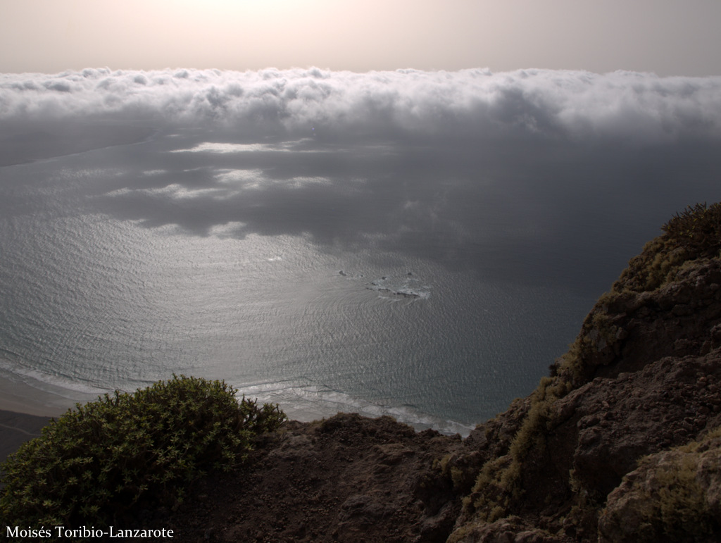 Mar de nubes sobre Lanzarote
Álbumes del atlas: mar_de_nubes