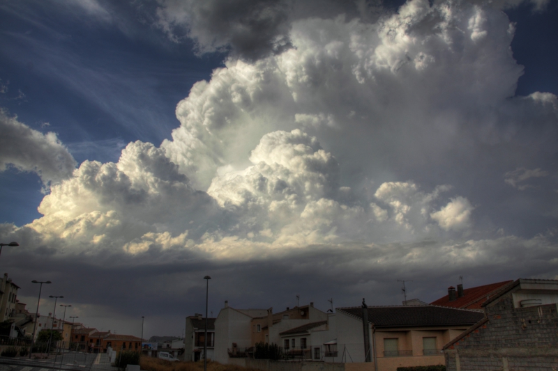 Apurando Agosto
Cumulonimbus en desarrollo visto desde Cehegín mirando hacia Hellín (Albacete)
