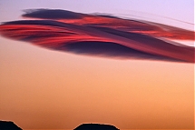 4_bella_nube_lenticular_al_amanecer_.jpg