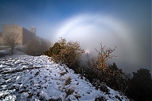 Arco_de_niebla_con_Espectro_y_nieve.jpg