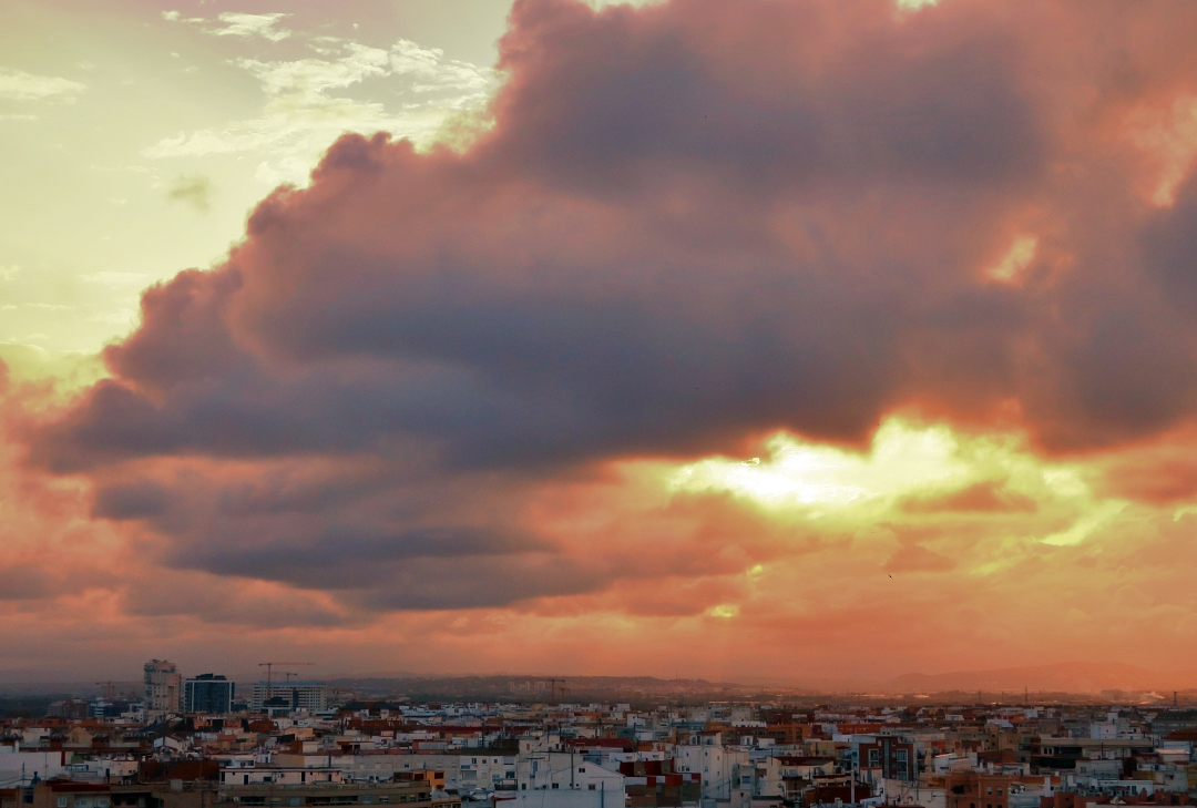 Puesta de sol sobre Valencia
