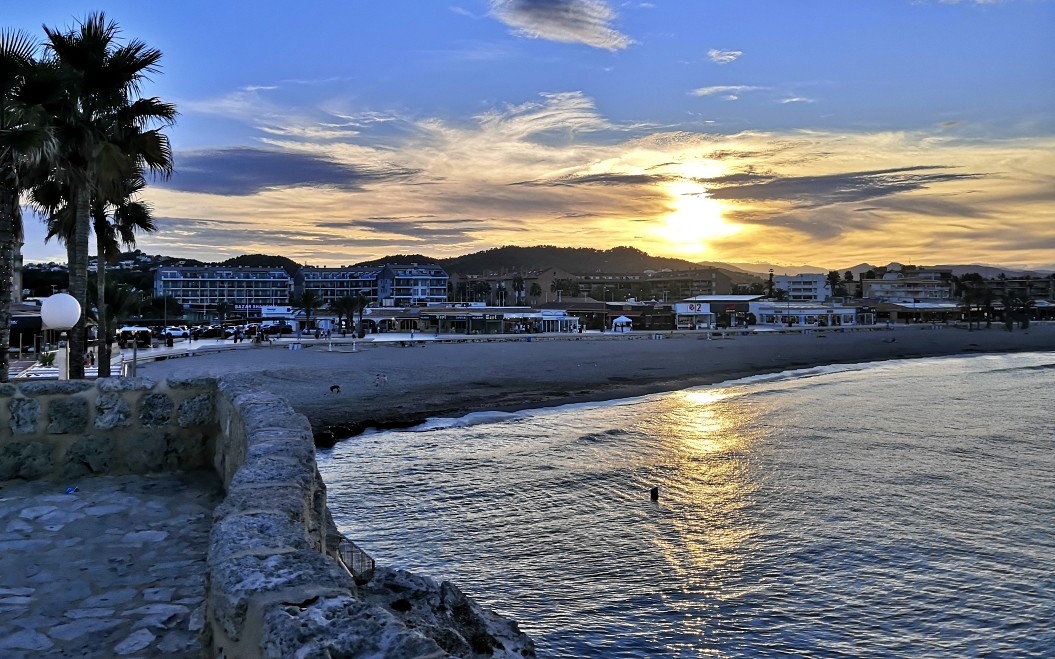 Puesta de sol en la bahía de Jávea
