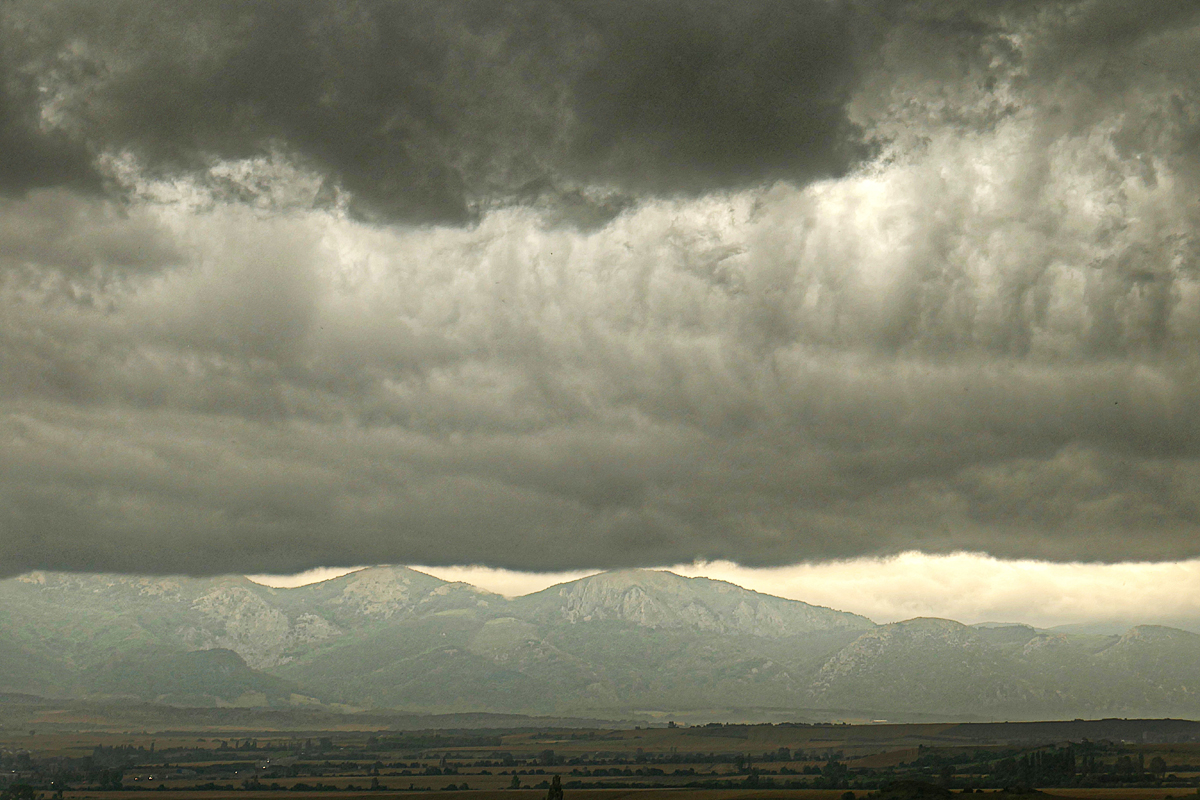 Minutos más tarde de la foto "Falsa alarma", la tormenta seguía acechando pero a pesar del aspecto amenazante y del precioso espectáculo que nos ofreció el cielo apenas descargó. 
