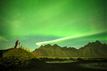 lenticualar_y_aurora_sobre_Vestrahorn-3.jpg