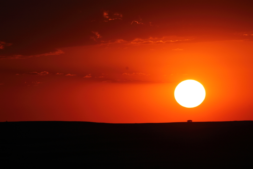 ascuas
puesta de sol del mismo color que el propio fuego
Álbumes del atlas: ZFV15 aaa_no_album
