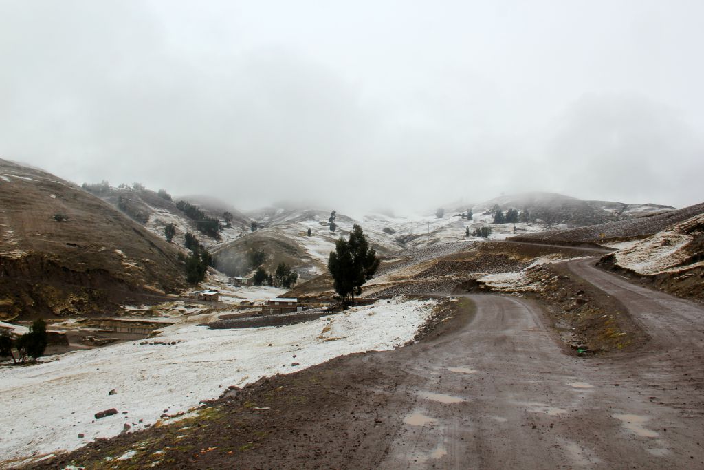 A la aventura
Mañana nevada en un poblado de Huancavelica.
Álbumes del atlas: ZFV15