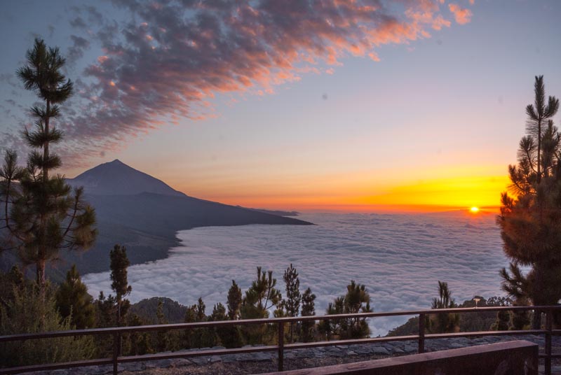 Mar de nubes bañando el Teide
De los mejores atardeceres de Tenerife, con Vistas al Teide, Mar de Nubes y La Palma, todo un espectáculo
