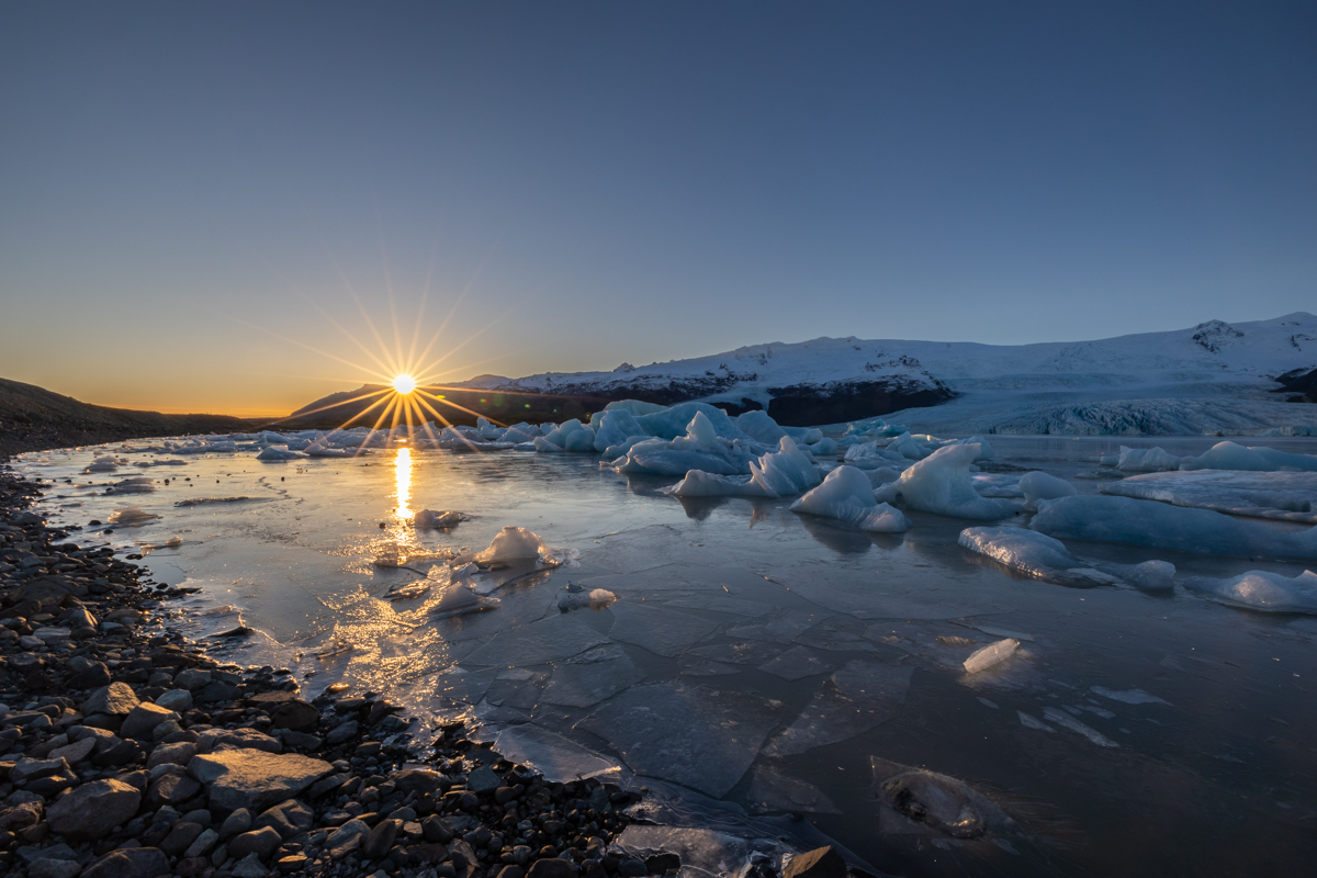 Ocaso en Glaciar Fjallsarlon, Islandia
