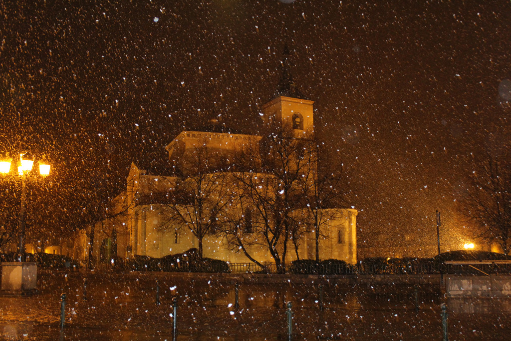 Nevada Nocturna
Imagen de nevada nocturna en el centro de  Segovia.

