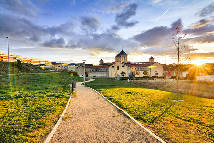 Atardecer en la antigua cárcel de Segovia
Puesta de sol en un día de otoño desde la antigua cárcel de Segovia, hoy reconvertido en un centro cultural.
