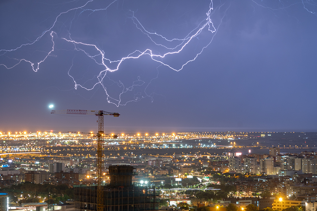 descargas eléctricas post tormenta, mientras se alejaba mar adentro. Nos dejó un buen ratito para poder capturar rayos, ya sin lluvia,
