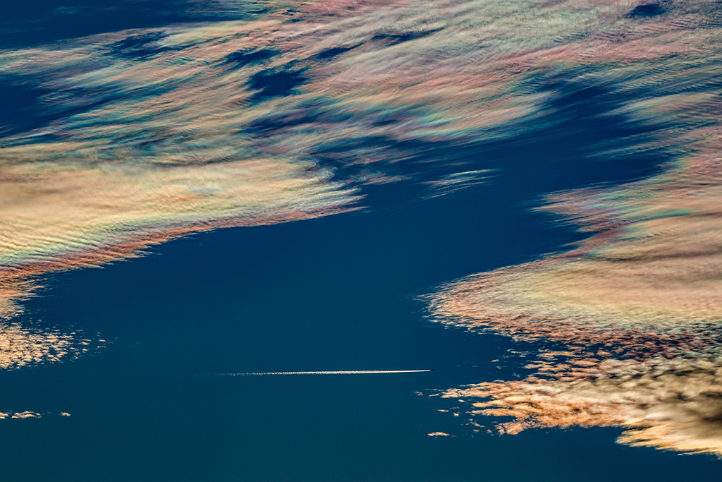 Nubes iridiscentes III
Espectáculo de color en el cielo
Álbumes del atlas: aaa_no_album