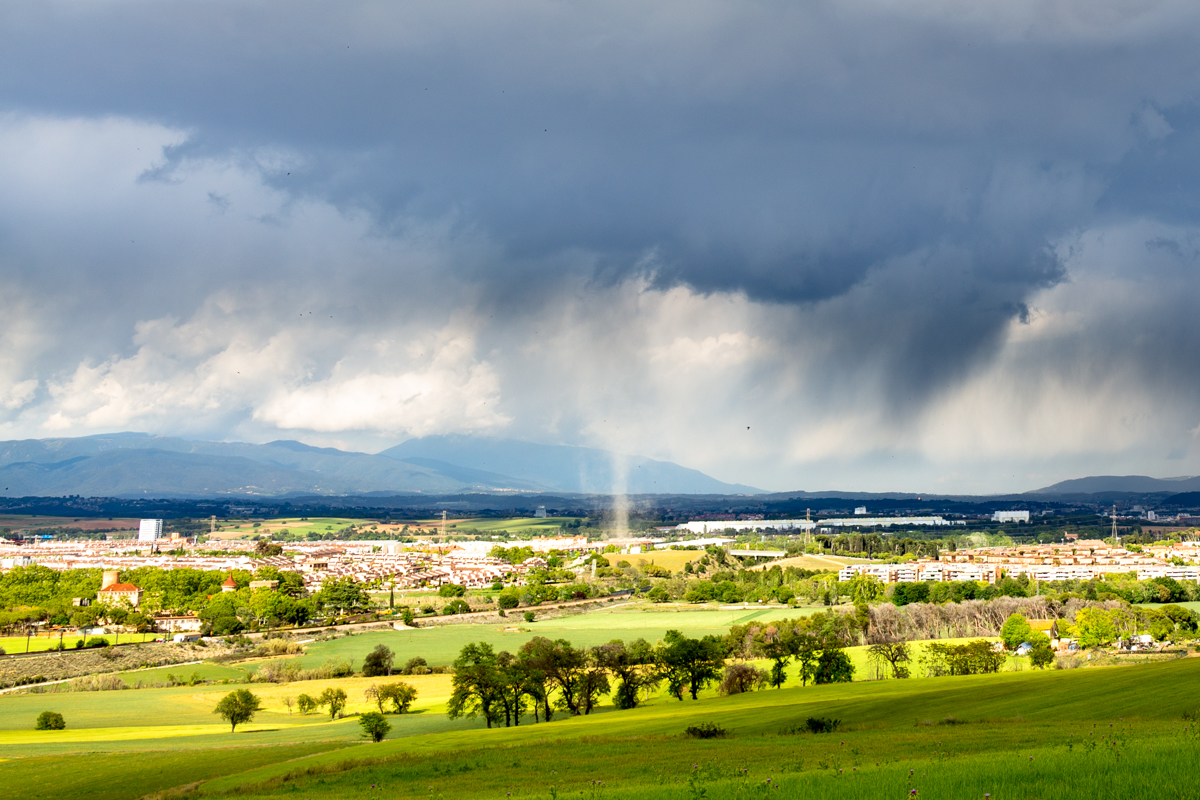 Gustnado en Santa Perpetua de la Moñuda
