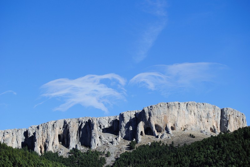 Nubes fantasmas 
Sobre la Cueva de los Pilares, aparecieron estas nubes fantasmas.
