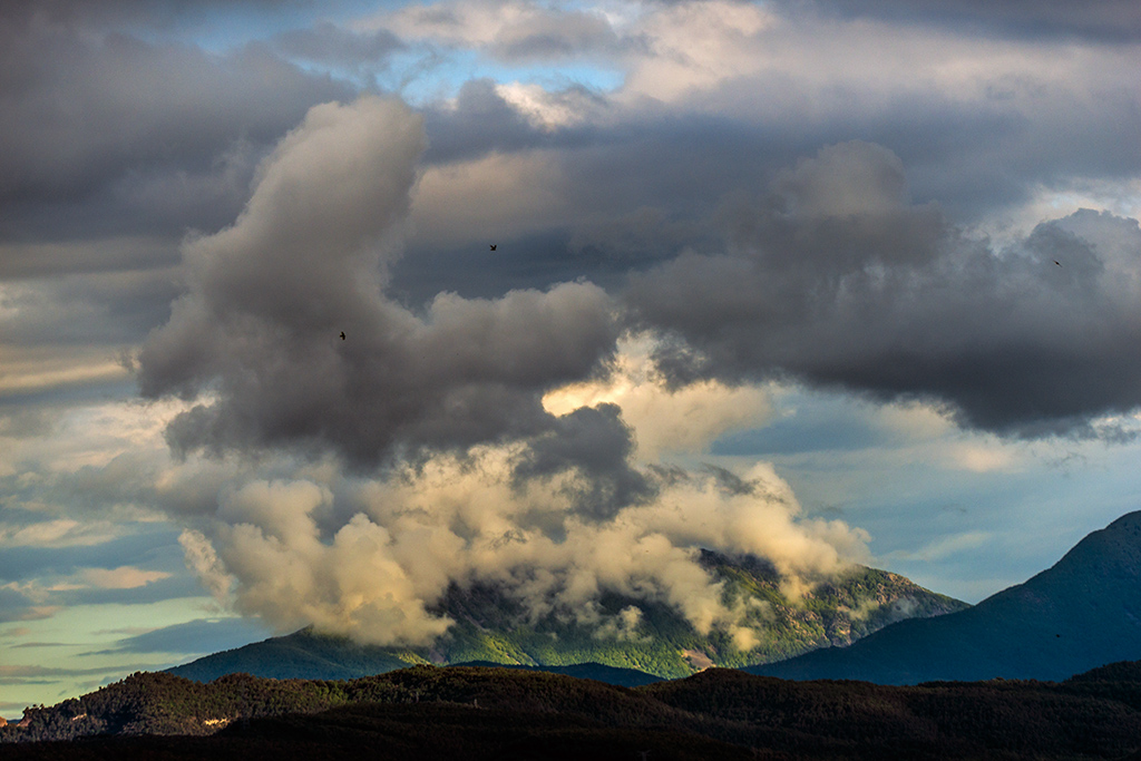 Manto de nubes
El Montseny ardiendo, es un efecto óptico espectacular al estar cubierto por un manto de nubes como si ardiera
Álbumes del atlas: aaa_atlas