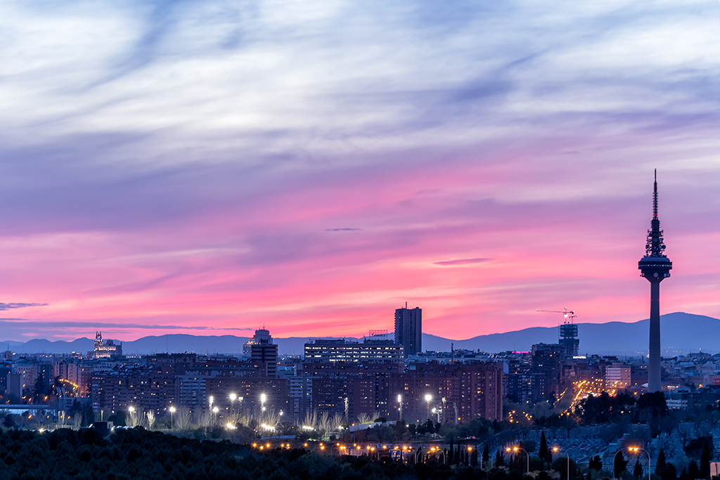 Atardecer en Madrid
Vista de Madrid a la luz de un bonito atardecer

