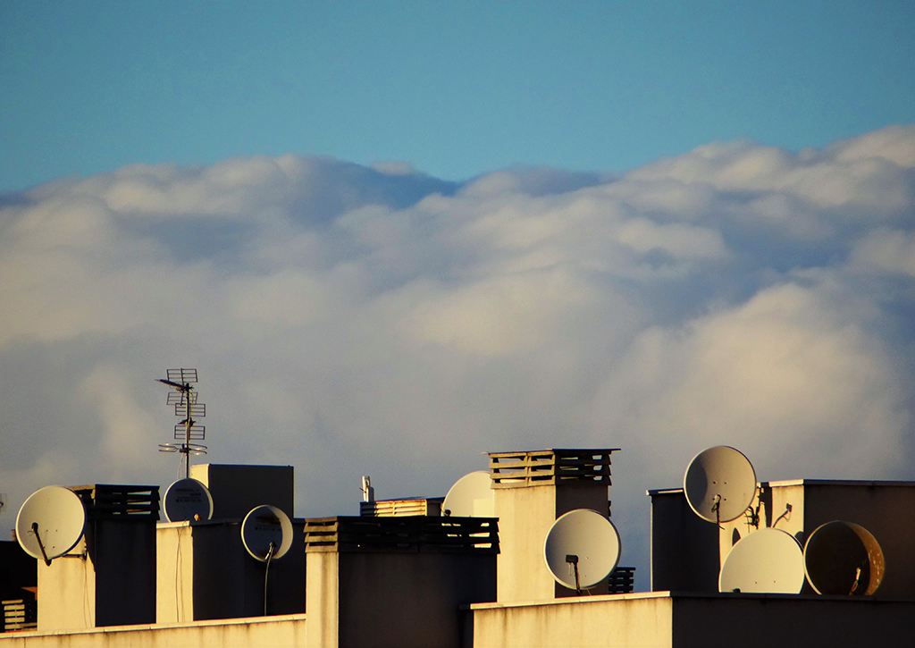 Las nubes en la azotea
Unas nubes "amenazantes" se acercan a un edificio
Álbumes del atlas: aaa_no_album