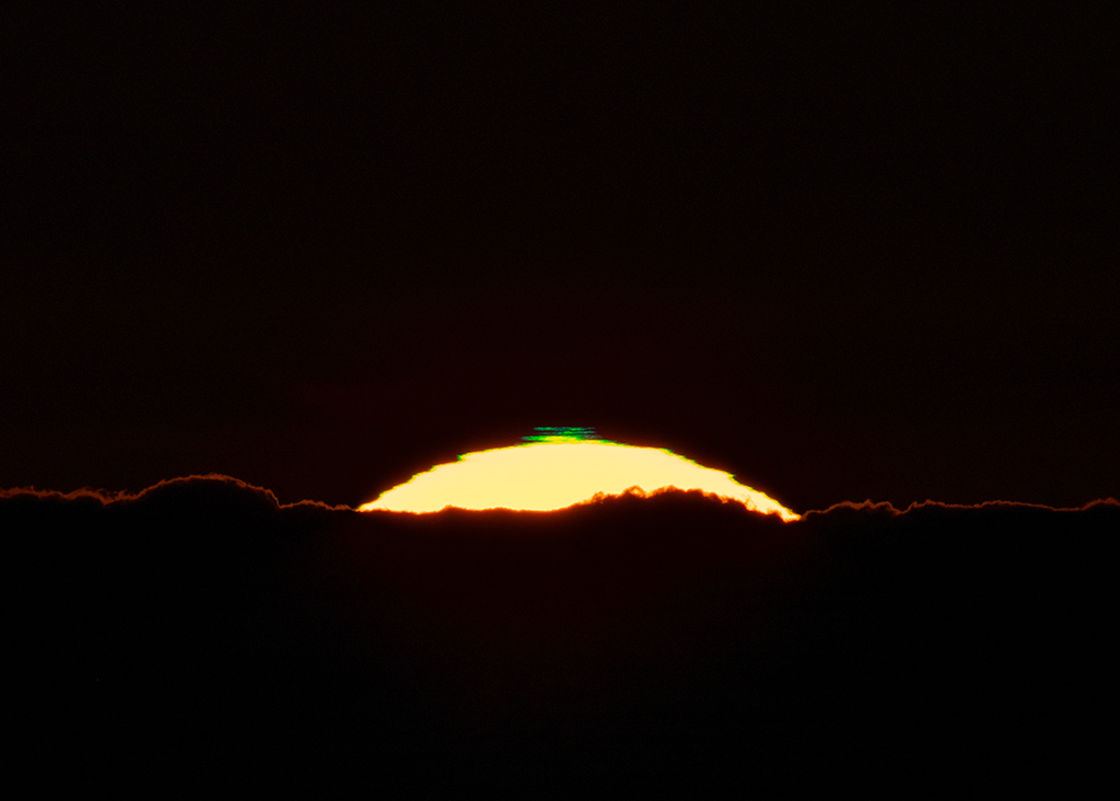 Rayo verde
Rayo verde al atardecer tomado desde el Observatorio del Roque de Los Muchachos (La Palma, España).
Álbumes del atlas: zfv21