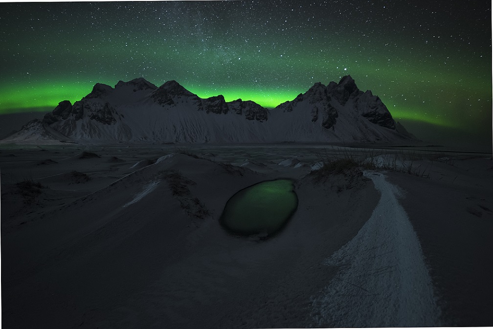 Aurora boreal en Stockness (SEGUNDO PUESTO FOTOINVIERNO'2018)
La primera aurora boreal siempre es especial. Un fenómeno para quedarse mirando el cielo verde durante horas. Algo que no se borra de la memoria
