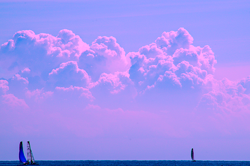 Algodón
Nubes "rosas" sobre el mar
