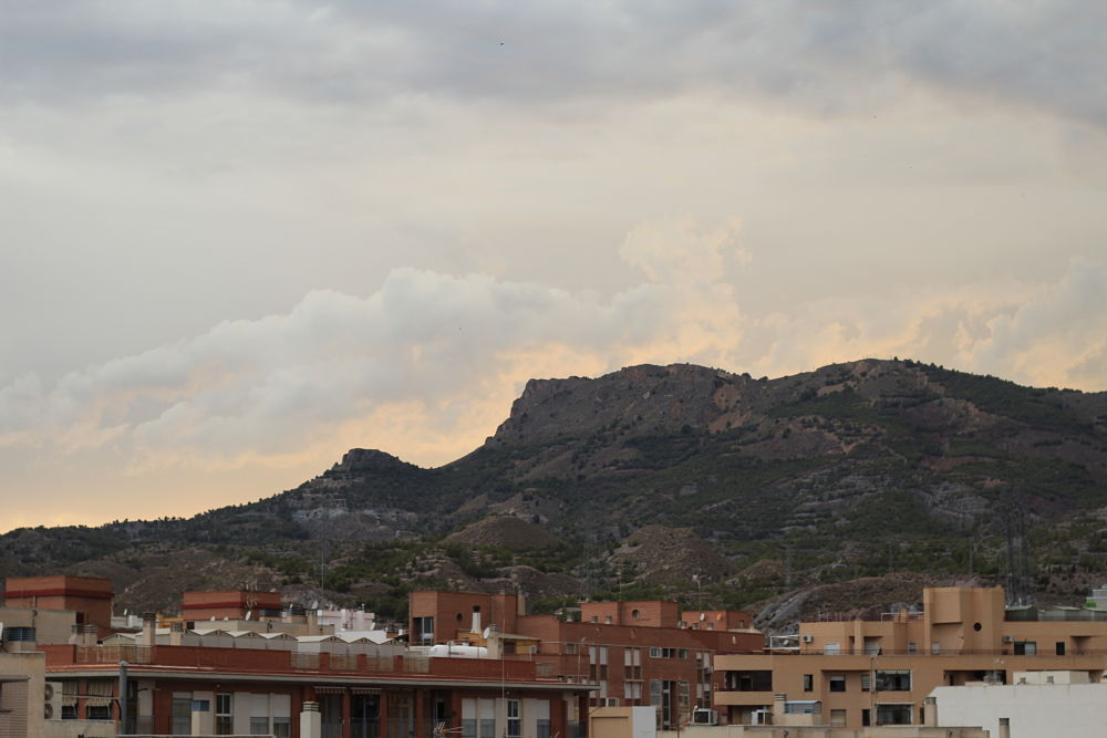 Un Gran Atardecer
Realizado en Lorca, después de un día lluvioso.
