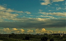 Atardecer_dorado_bajo_estratos_y_cumulos.jpg