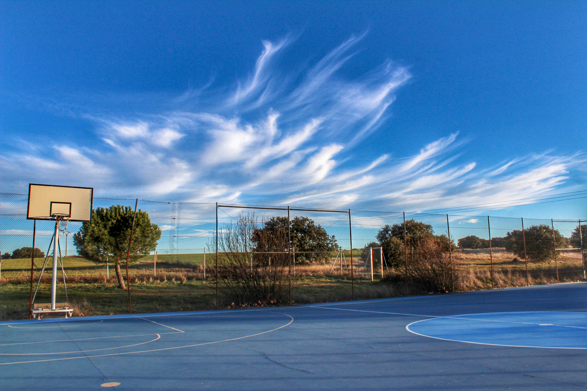 Día de altocumulus y cirrus previa a la entrada de un frente frío el domingo 2 por la provincia salmantina que dio forma a estas nubes 
