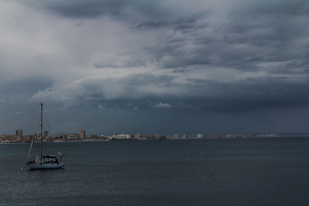 Vista más ampliada de la tormenta que azotó la zona de la Manga del mar menor y que descargó con fuerza allá donde pasó 
