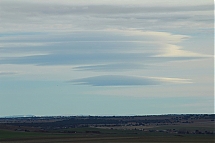 Lenticulares_sobre_campo_charro_.JPG