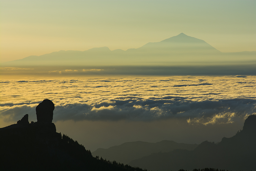 Suelo de algodón.
Mar de nubes característico de las Islas Canarias, formado por el aire húmedo que traen los vientos alisios.
Álbumes del atlas: aaa_no_album