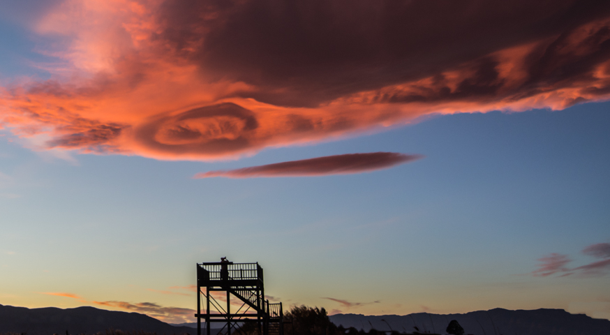 Observando las nubes
Curioso lenticular con forma de remolino
Álbumes del atlas: aaa_no_album