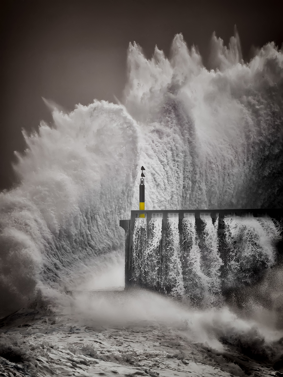 Fotografía realizada durante una tarde de mareas vivas, en la costa de Mutriku (Gipuzkoa)
