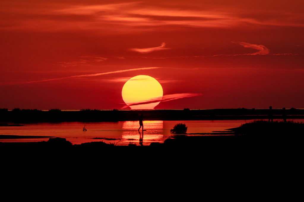 Saturno?
Salida de sol en el Delta del Ebro con algunos pescadores aun en la zona
