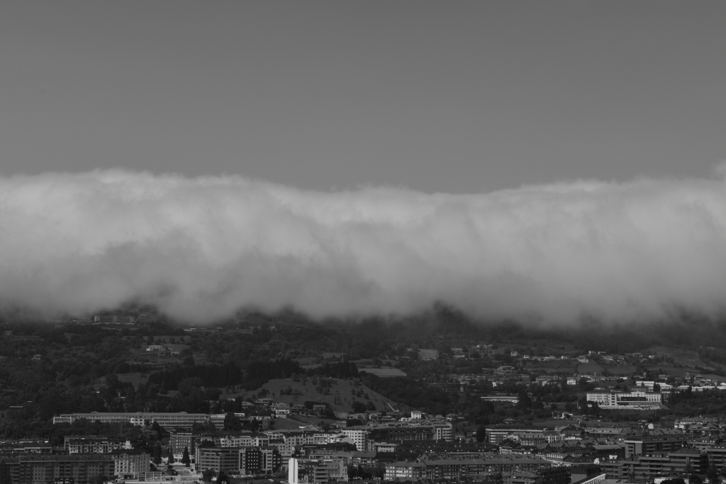 Avalancha
Nubes bajas sobre Oviedo

