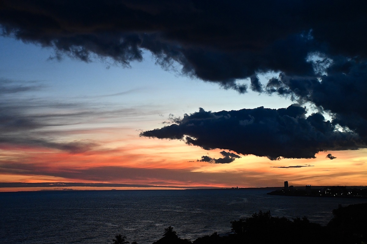 Desplazamiento de nubes sobre la costa caribe
