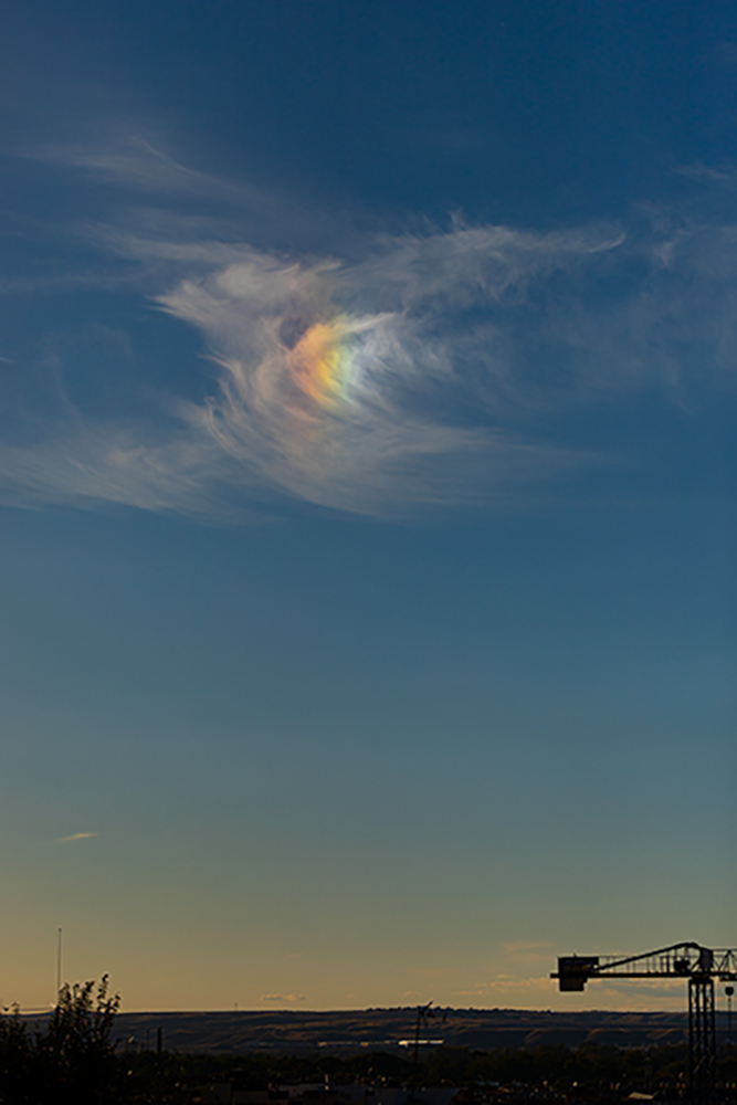 Curioso efecto de color sobre esas nubes que me llamaron la atención.
