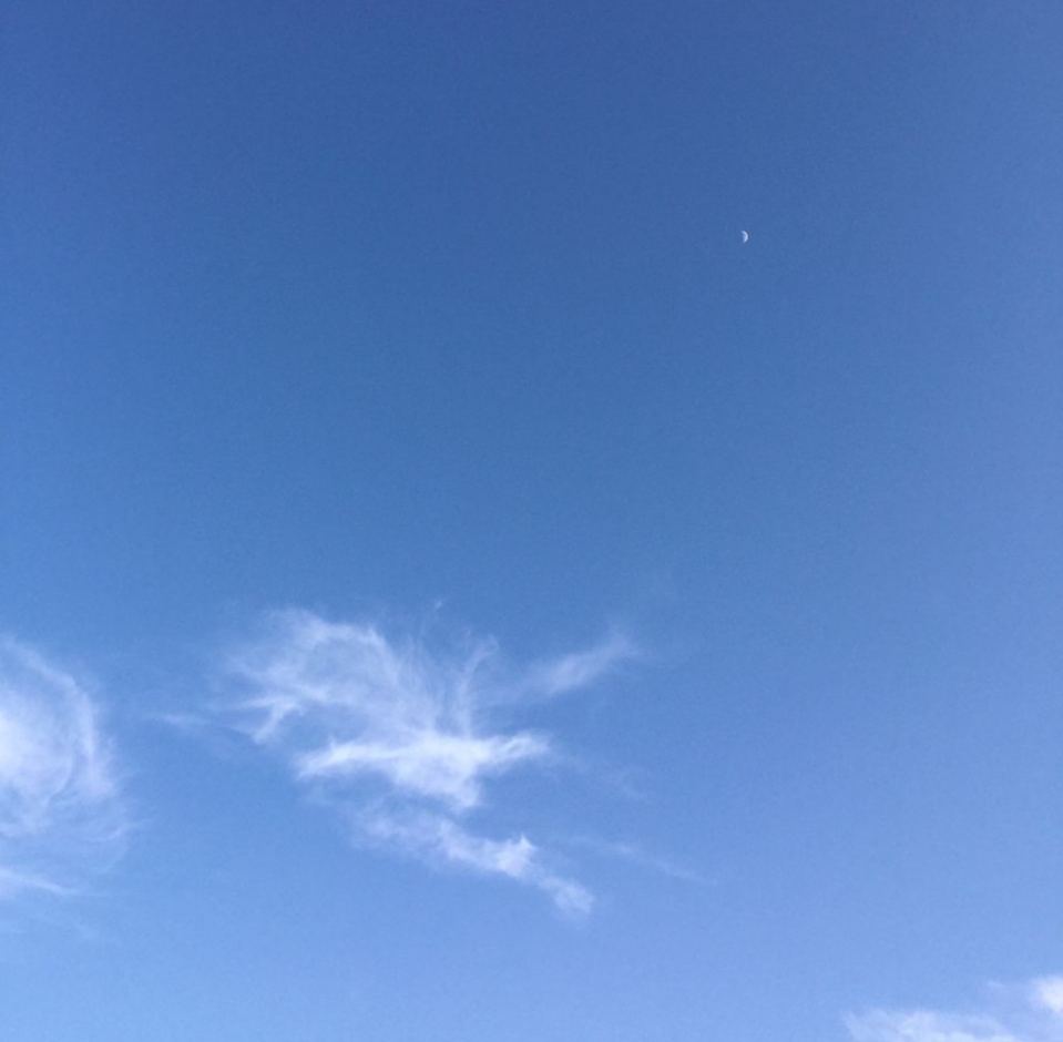 “CIELO DE OCTUBRE”
Este cielo azul, con poca probabilidad de lluvia nos avisaba de que pronto iban acortar los días.
