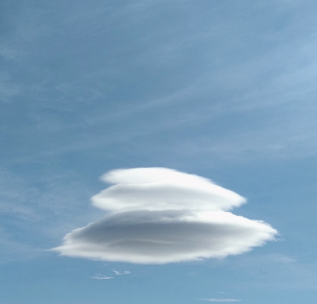 Nubes experimentadas en viajes en el tiempo
Altocúmulos lenticulares
