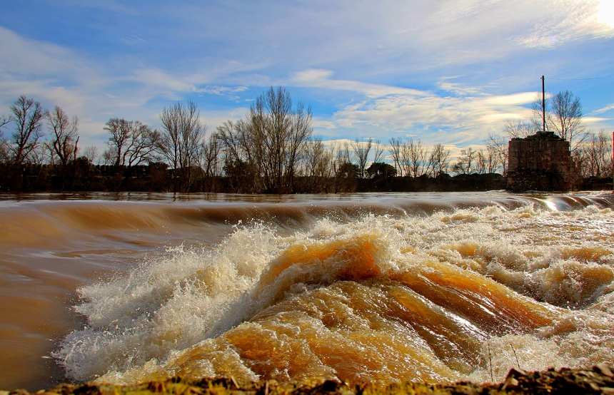 La Grandeza Del Agua 
Foto del Río Duero a su paso por San Miguel del Pino en una tarde de sol.
Álbumes del atlas: aaa_no_album