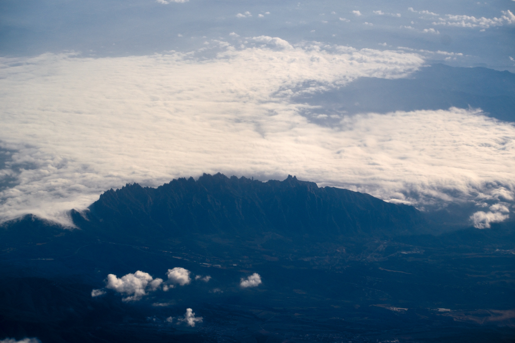 Mar de nubes tras el Montserrat
Mar de nuves formada por la mañana tras la sierra de Montserrat
Álbumes del atlas: ztertuliafv23