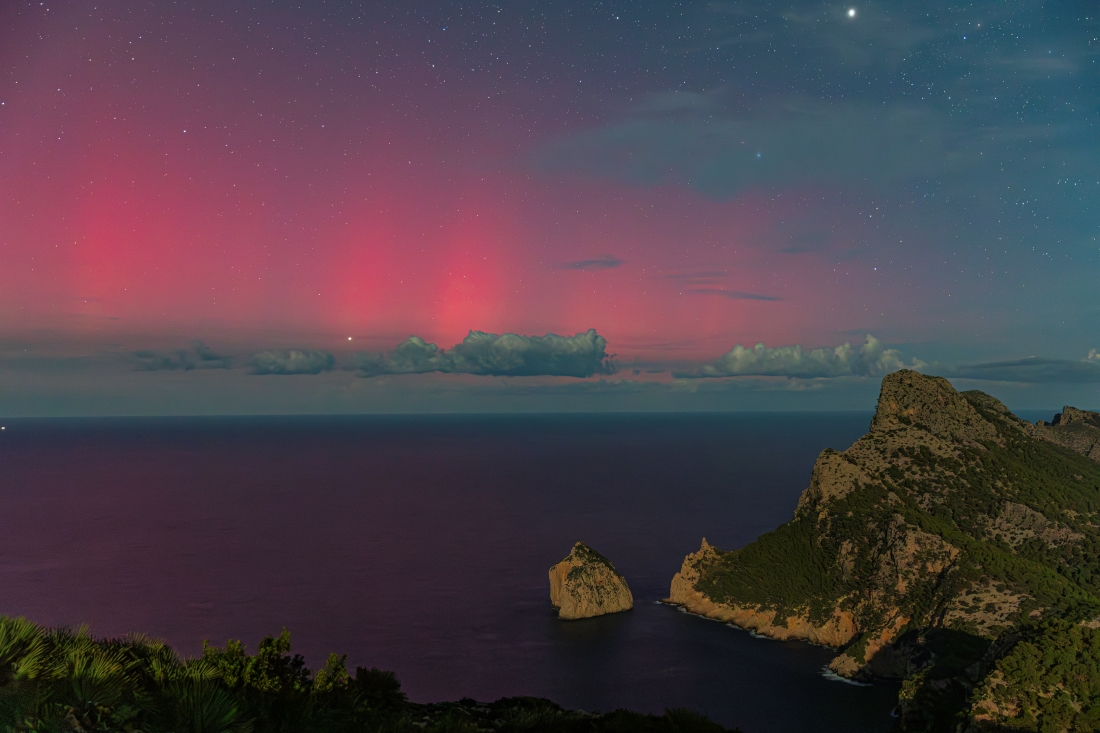 Segunda vez de este año que vemos auroras boreales en Mallorca, esta vez fue un kp 8.33, esta vez el sitio elegido fue el NE de Mallorca
