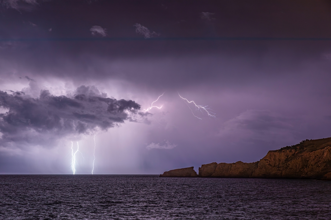 Una tormenta marítima en el Levante de Mallorca que rozo la costa
