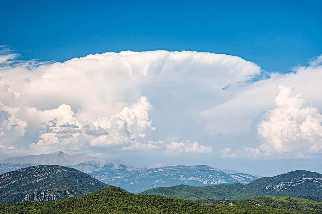 Mucha actividad por el Pirineo con temperaturas sobre los 40º.
