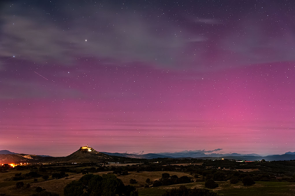 Aurora boreal  en el Somontano de Barbastro. 
Tormenta Geomagnética G4 y KP8.
