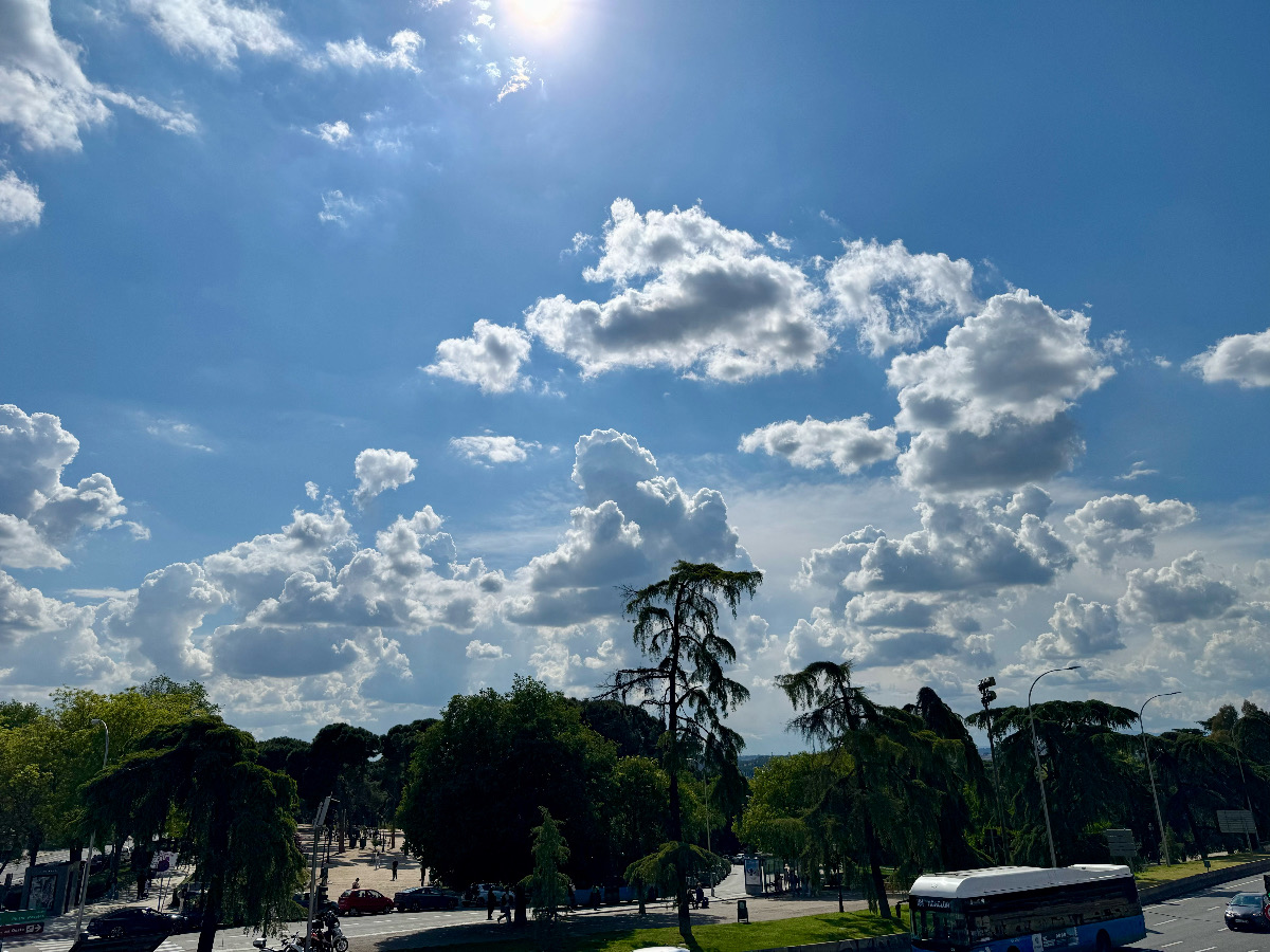 Cumulus humilis y mediocris sobre el Parque del Oeste
