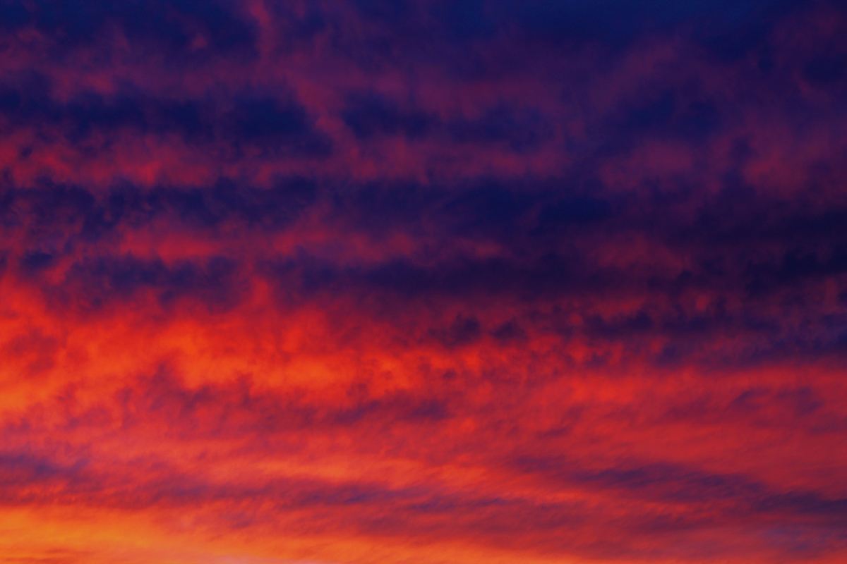 Detalle de formaciones de estratos al atardecer (se ha aumentado ligeramente el contraste y se ha ajustado la saturación).
