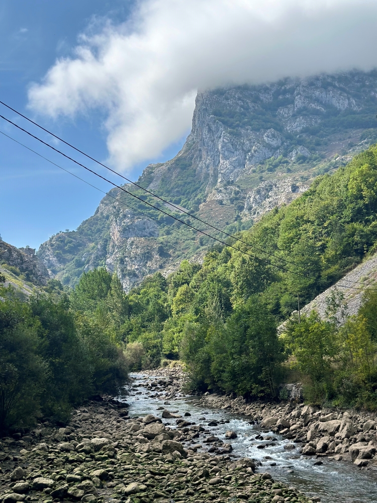 Nubes en el río Cares
