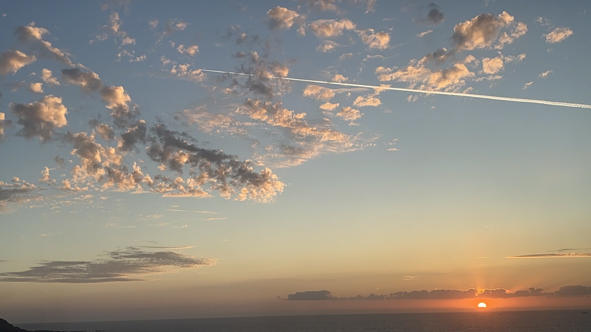 Ocaso desde el barrio de Monte Alto frente al mar.
